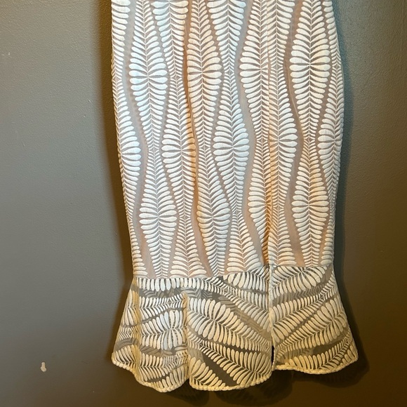Guess Tan and White Ruffled Bodycon Midi Dress - Picture 4 of 14